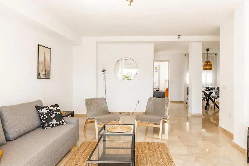 Modern Two-Bedroom Apartment Marbella