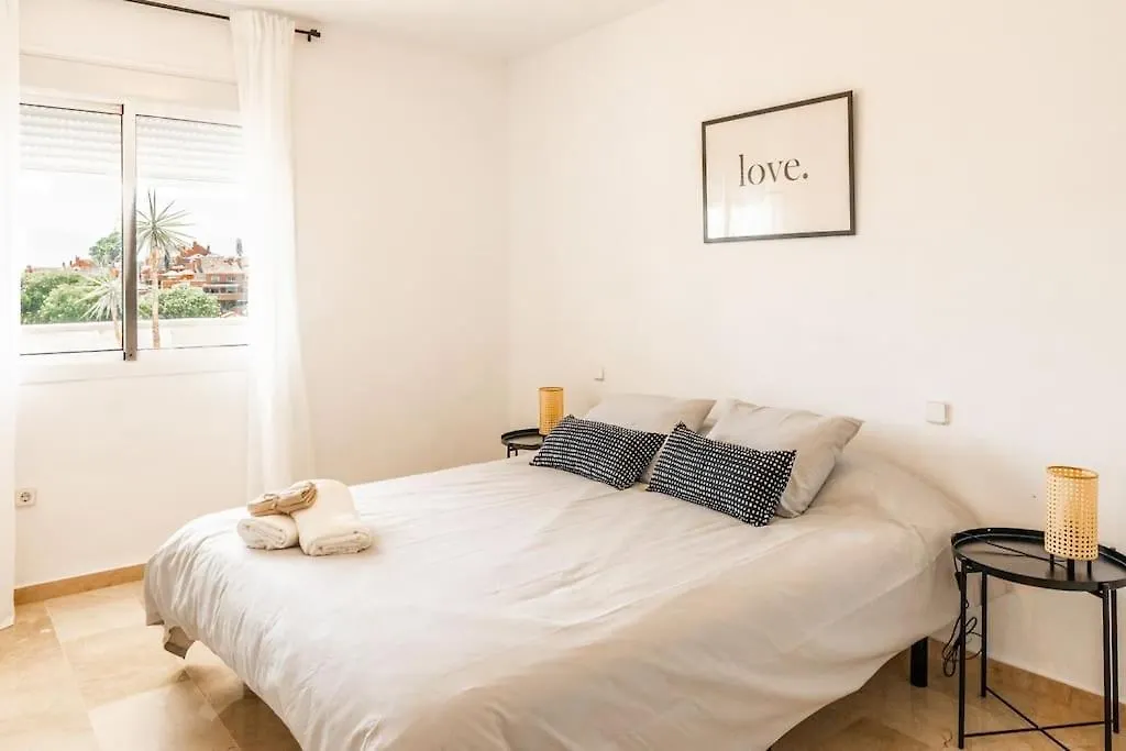 Modern Two-Bedroom Apartment Marbella