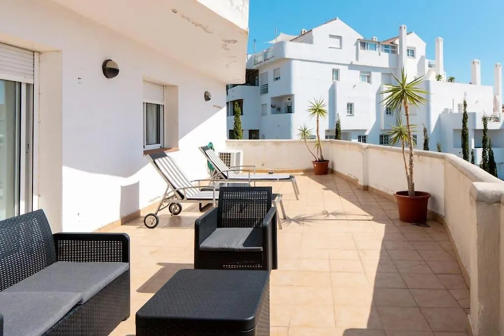 Modern Two-Bedroom Apartment Marbella